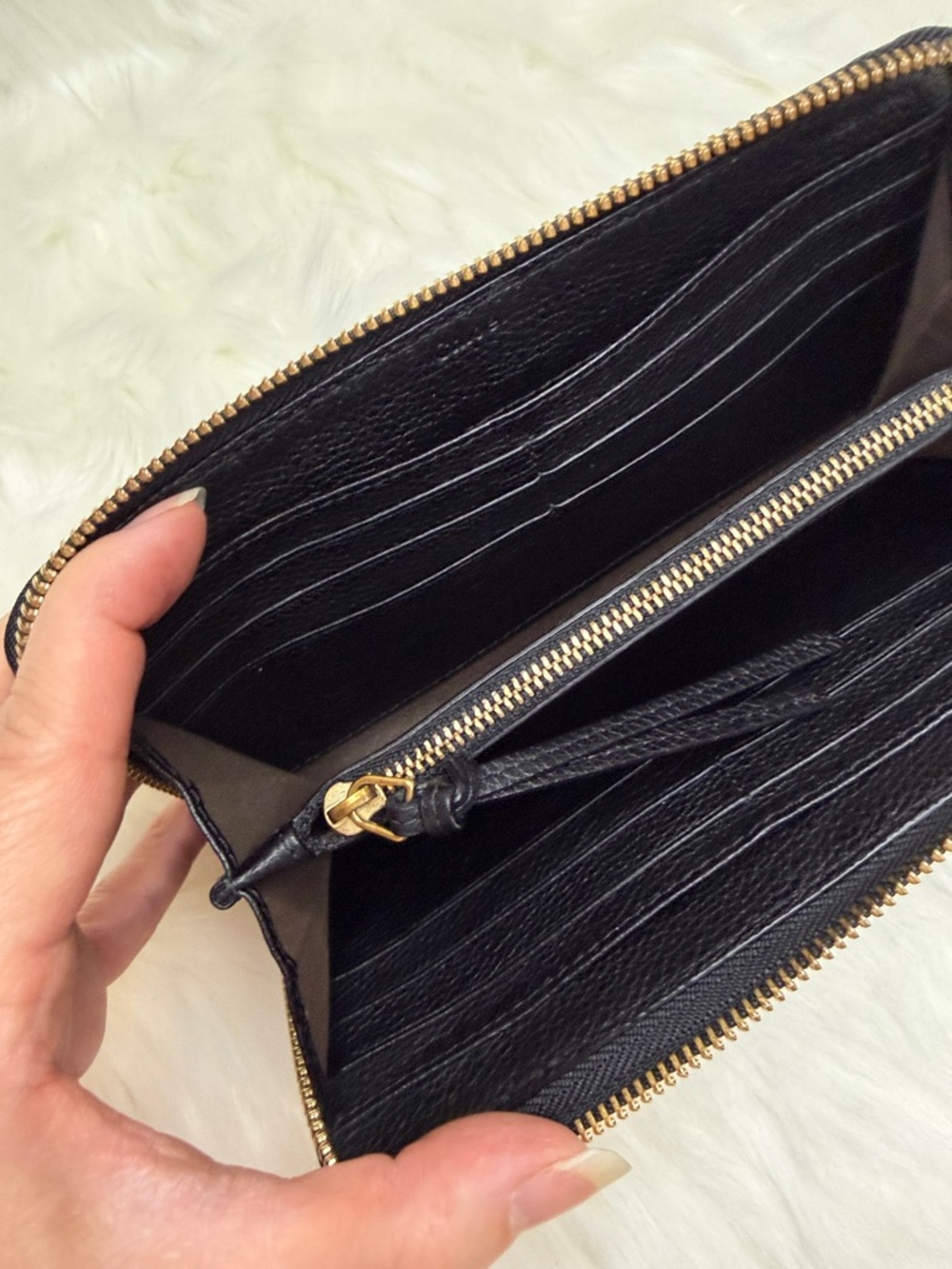 Chloé Black Leather Zip-Around Wallet - Picture 8 of 10